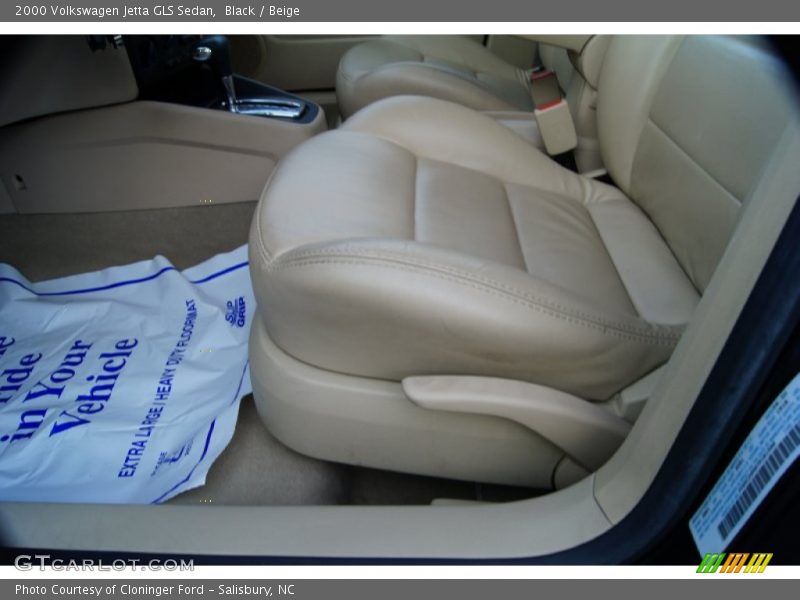 Black / Beige 2000 Volkswagen Jetta GLS Sedan