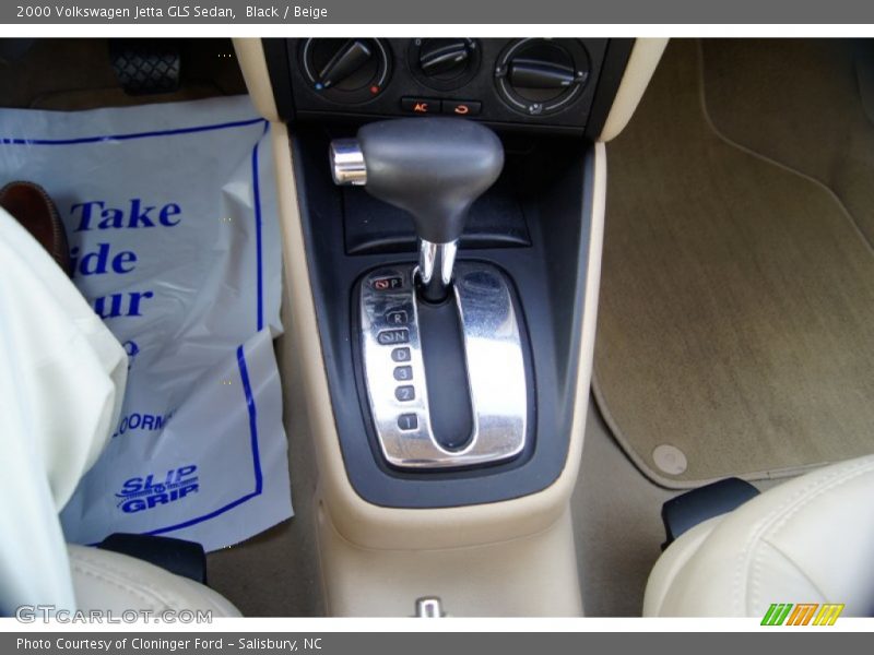 Black / Beige 2000 Volkswagen Jetta GLS Sedan