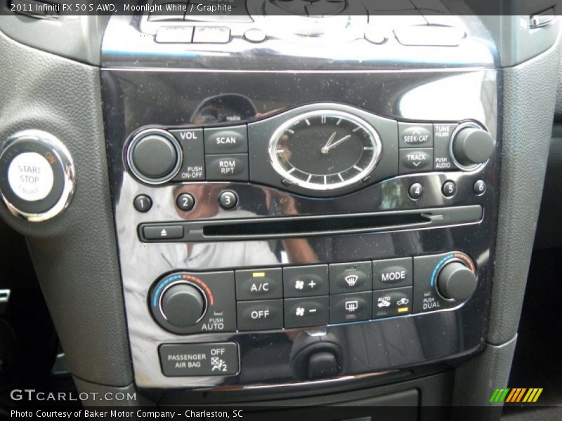 Controls of 2011 FX 50 S AWD