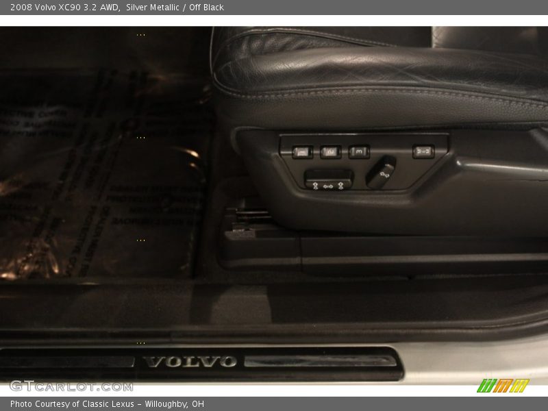 Silver Metallic / Off Black 2008 Volvo XC90 3.2 AWD