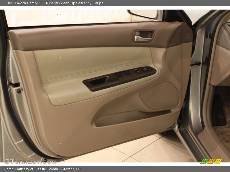 Mineral Green Opalescent / Taupe 2005 Toyota Camry LE