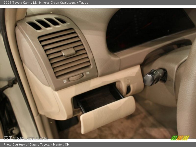 Mineral Green Opalescent / Taupe 2005 Toyota Camry LE