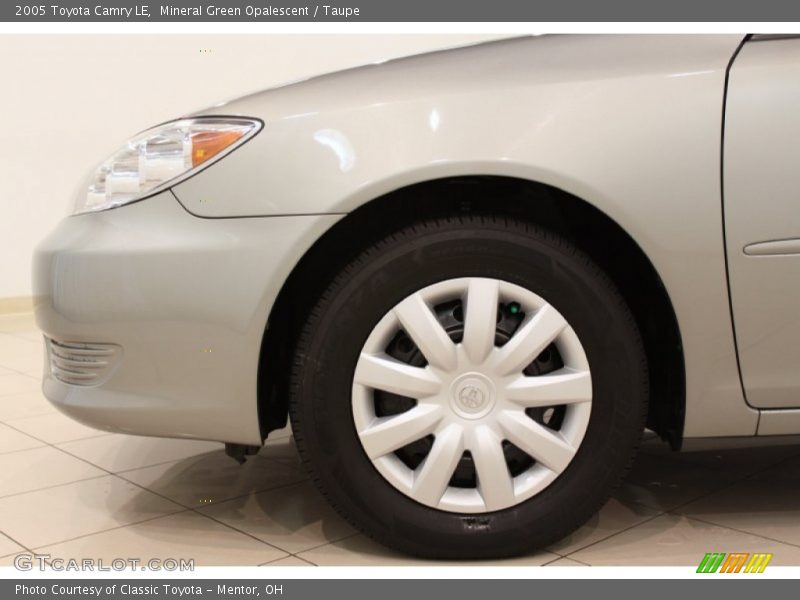Mineral Green Opalescent / Taupe 2005 Toyota Camry LE