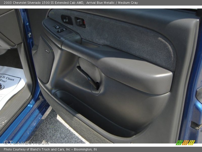 Arrival Blue Metallic / Medium Gray 2003 Chevrolet Silverado 1500 SS Extended Cab AWD