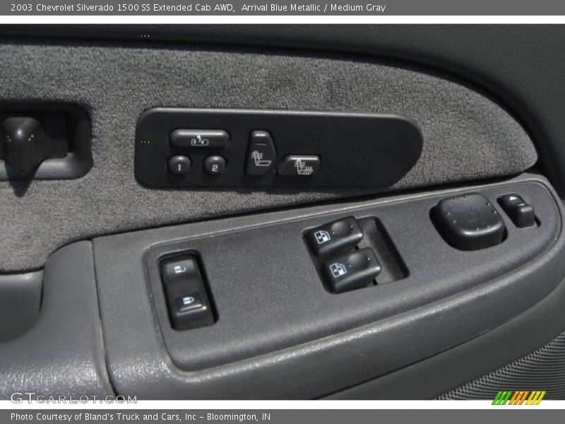 Controls of 2003 Silverado 1500 SS Extended Cab AWD