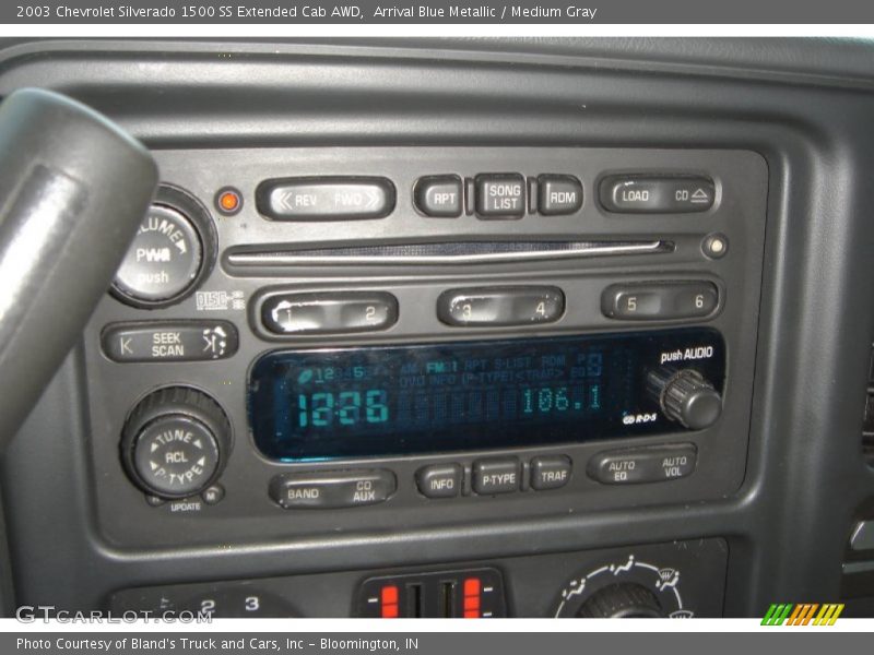 Controls of 2003 Silverado 1500 SS Extended Cab AWD