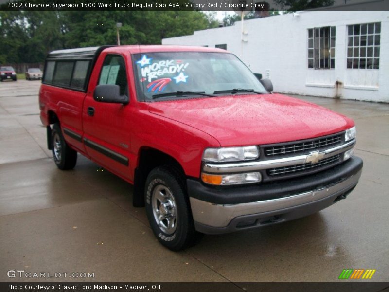 Victory Red / Graphite Gray 2002 Chevrolet Silverado 1500 Work Truck Regular Cab 4x4