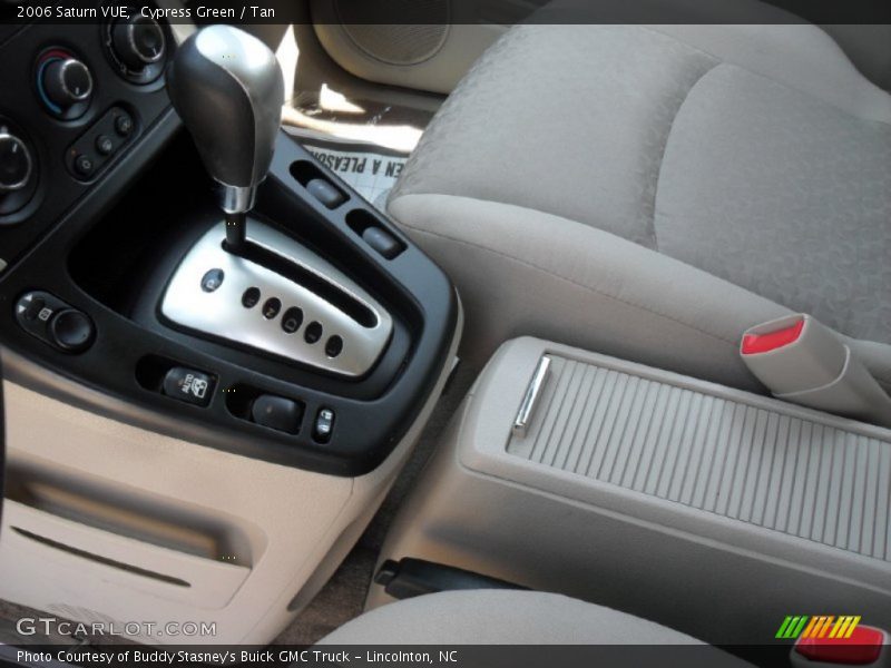 Cypress Green / Tan 2006 Saturn VUE