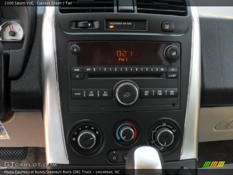 Cypress Green / Tan 2006 Saturn VUE