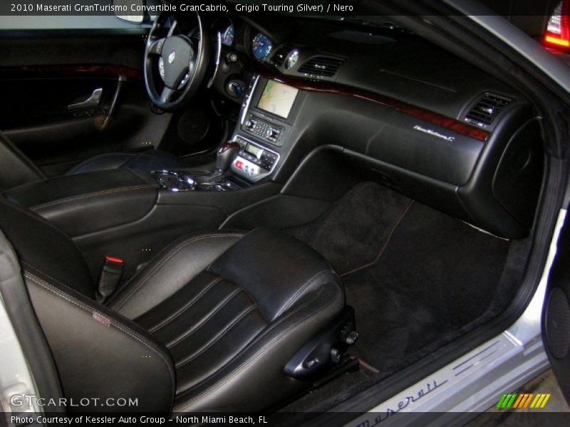  2010 GranTurismo Convertible GranCabrio Nero Interior