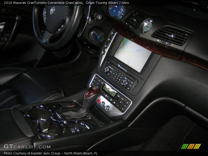 Controls of 2010 GranTurismo Convertible GranCabrio