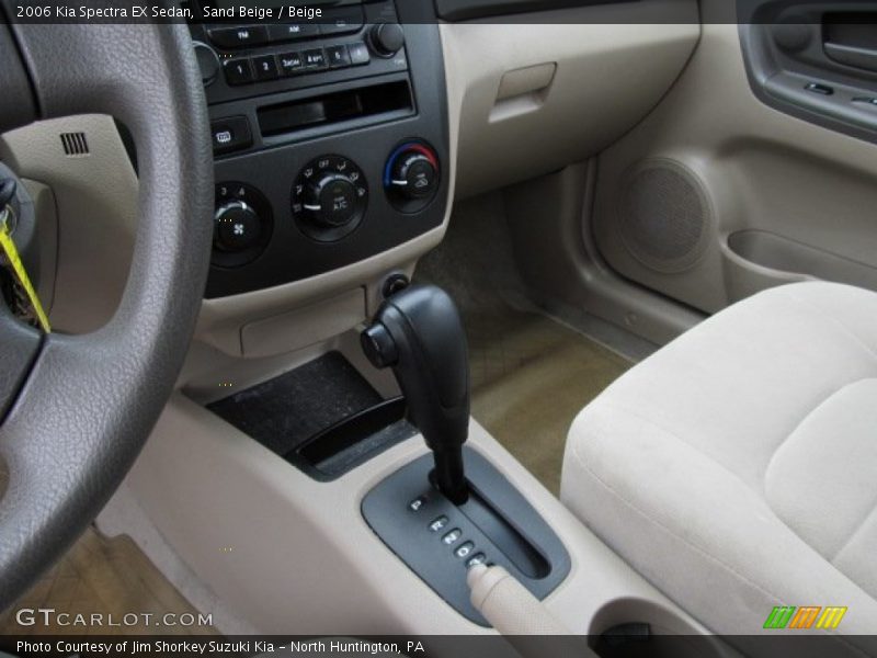 Sand Beige / Beige 2006 Kia Spectra EX Sedan