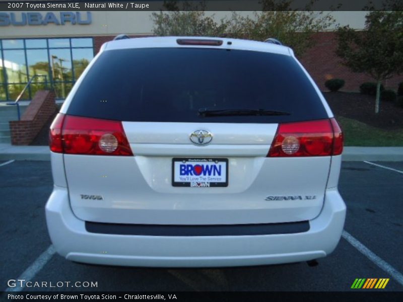Natural White / Taupe 2007 Toyota Sienna XLE
