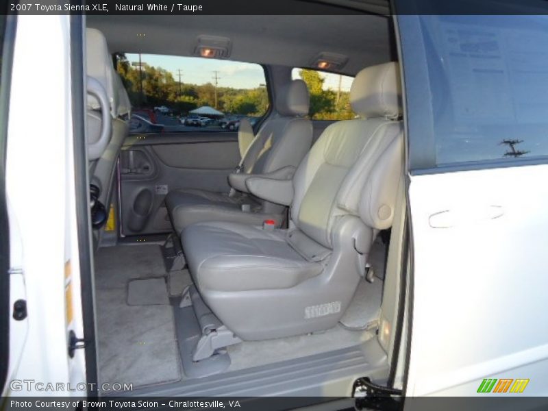 Natural White / Taupe 2007 Toyota Sienna XLE