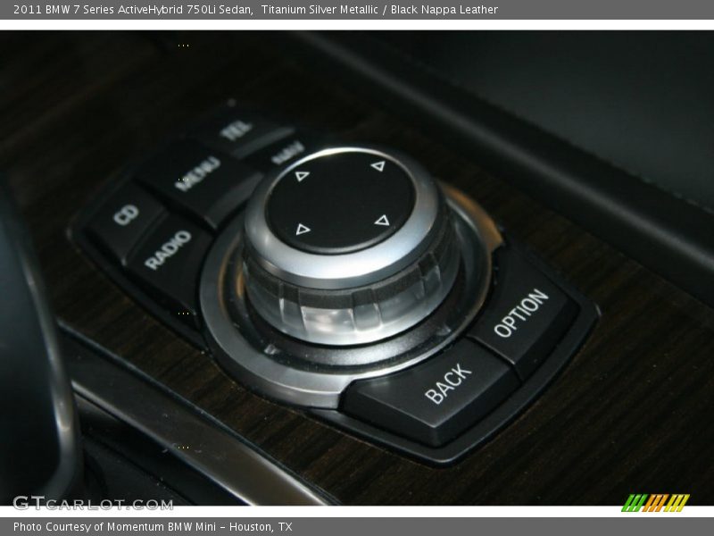 Controls of 2011 7 Series ActiveHybrid 750Li Sedan