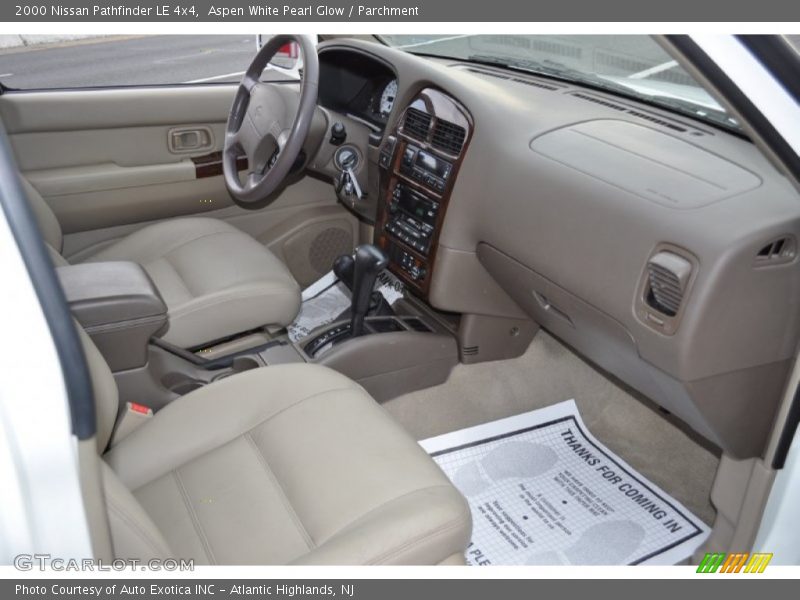 Aspen White Pearl Glow / Parchment 2000 Nissan Pathfinder LE 4x4