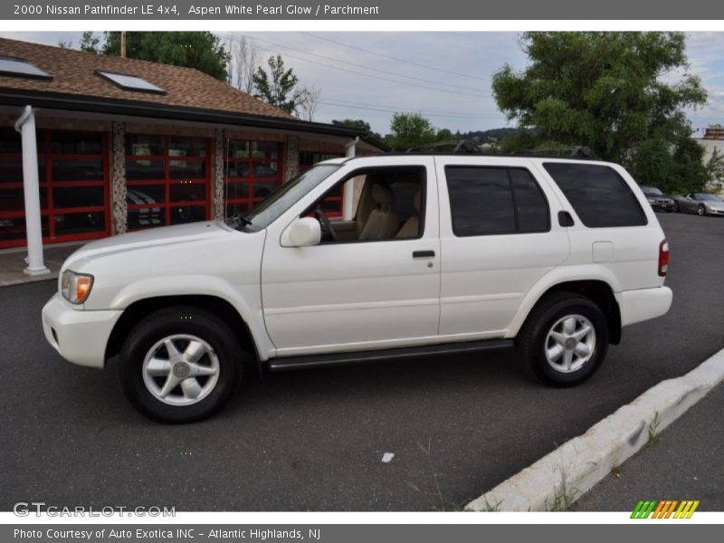 Aspen White Pearl Glow / Parchment 2000 Nissan Pathfinder LE 4x4