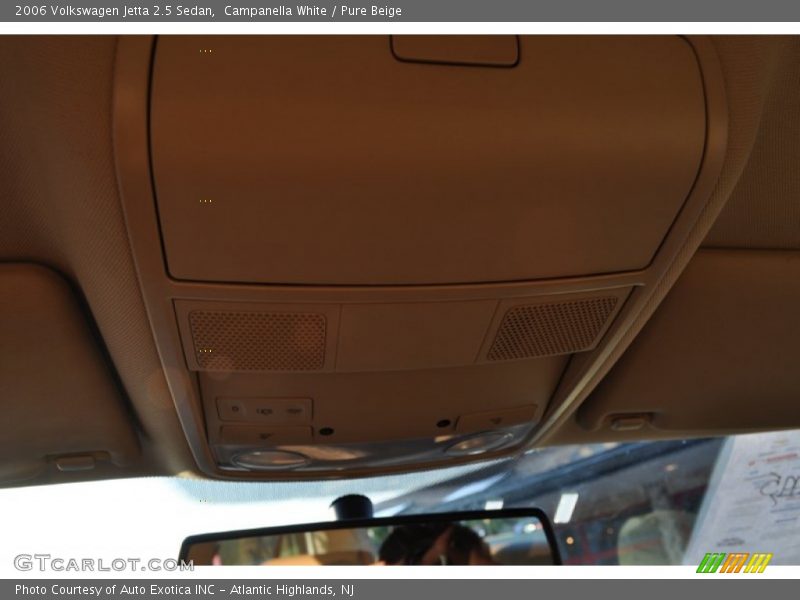 Campanella White / Pure Beige 2006 Volkswagen Jetta 2.5 Sedan