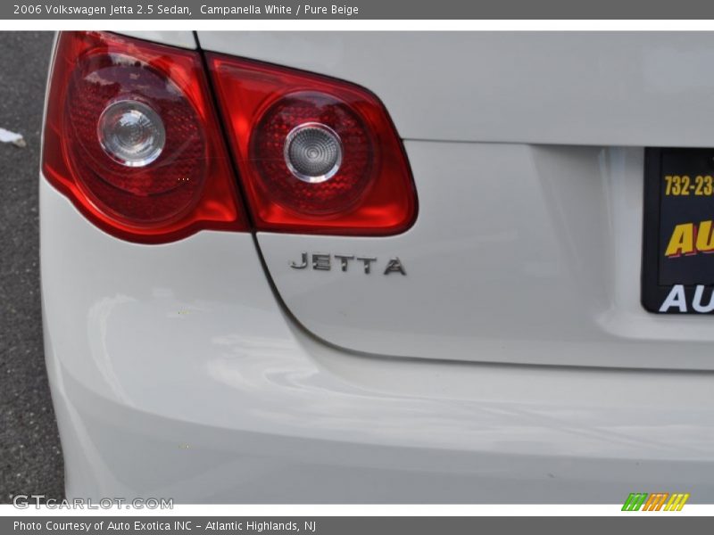 Campanella White / Pure Beige 2006 Volkswagen Jetta 2.5 Sedan