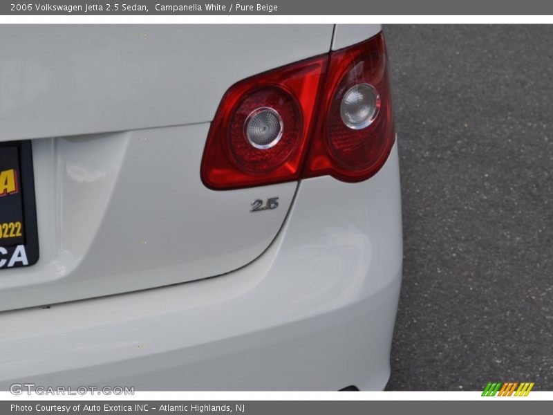 Campanella White / Pure Beige 2006 Volkswagen Jetta 2.5 Sedan