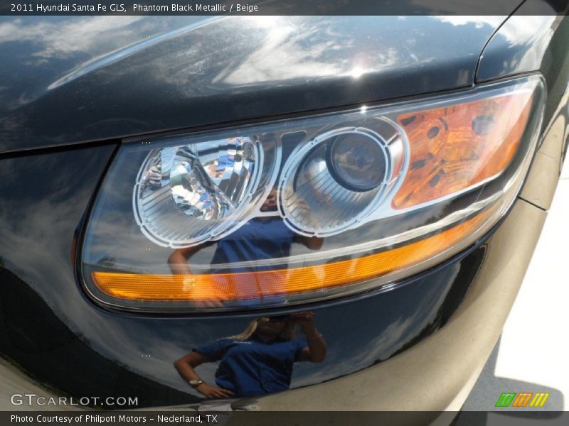 Phantom Black Metallic / Beige 2011 Hyundai Santa Fe GLS