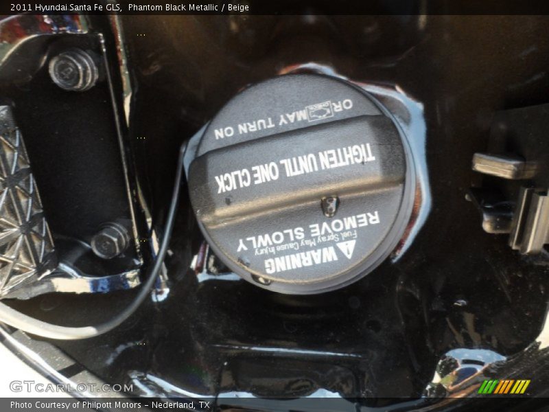 Phantom Black Metallic / Beige 2011 Hyundai Santa Fe GLS