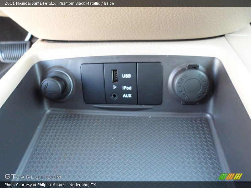 Phantom Black Metallic / Beige 2011 Hyundai Santa Fe GLS