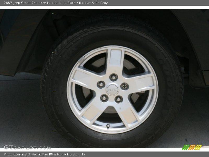  2007 Grand Cherokee Laredo 4x4 Wheel