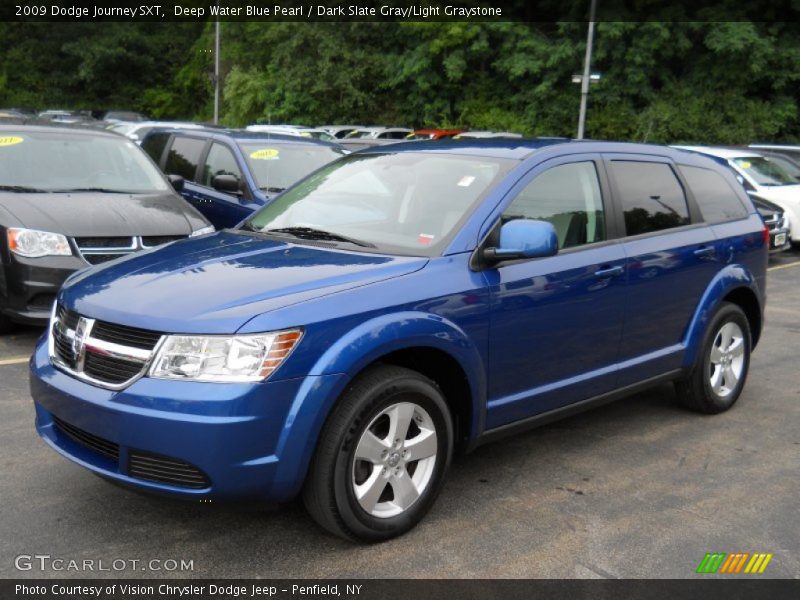 Front 3/4 View of 2009 Journey SXT