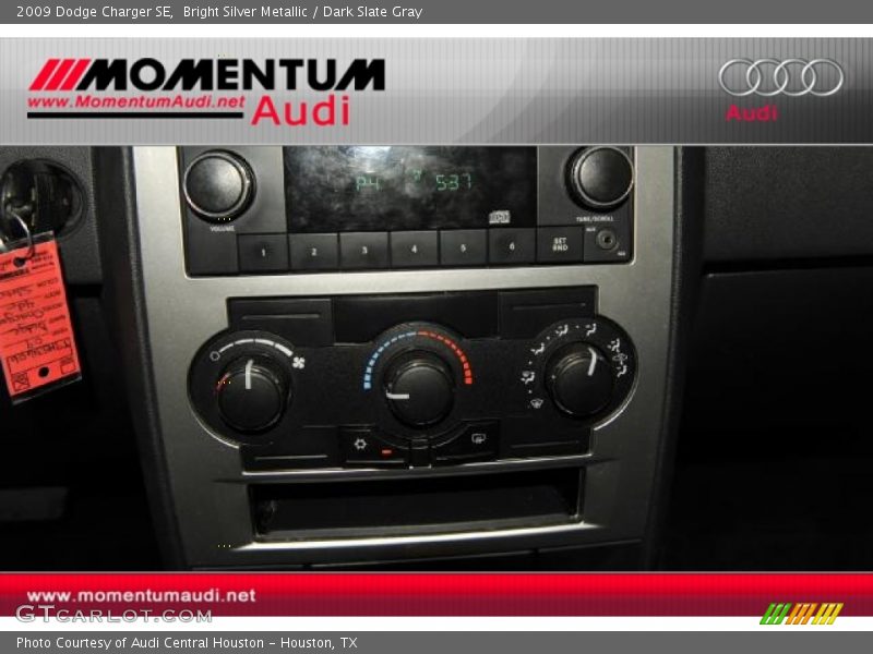 Bright Silver Metallic / Dark Slate Gray 2009 Dodge Charger SE