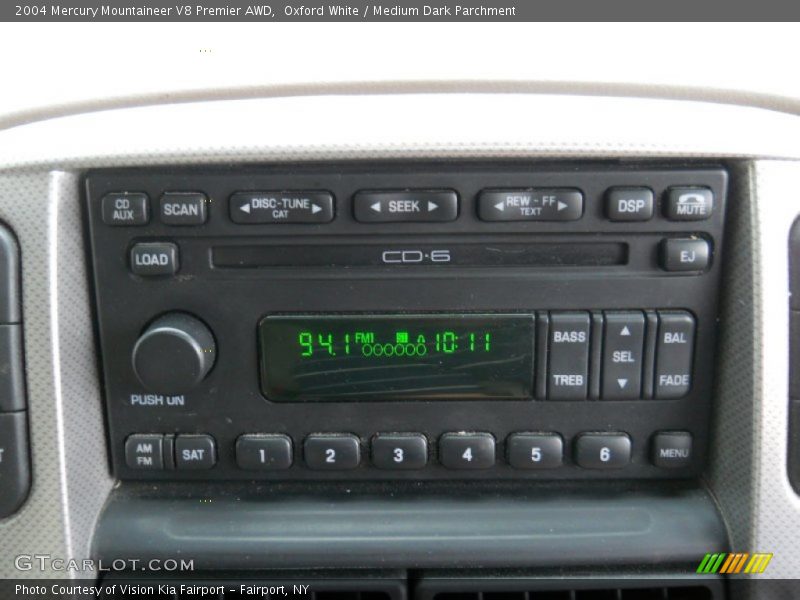 Oxford White / Medium Dark Parchment 2004 Mercury Mountaineer V8 Premier AWD