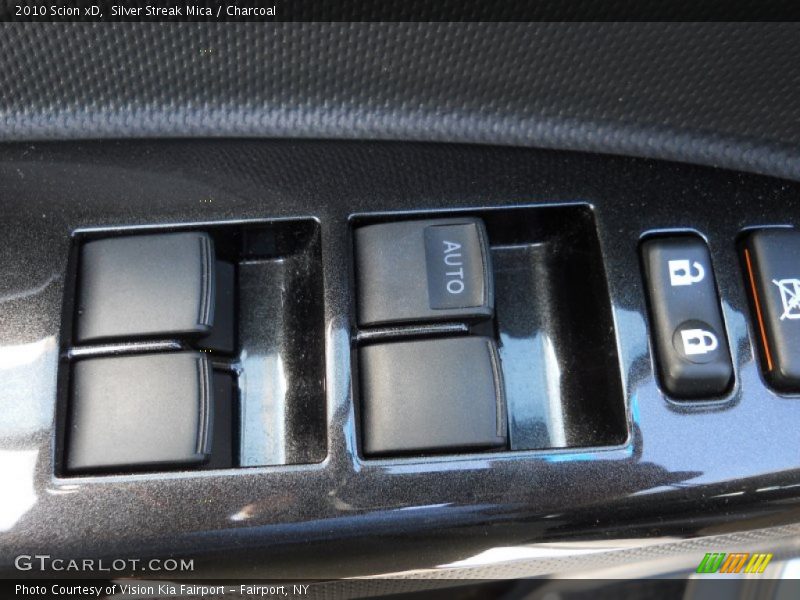 Silver Streak Mica / Charcoal 2010 Scion xD