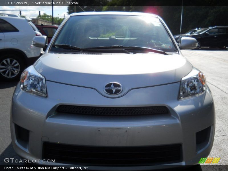 Silver Streak Mica / Charcoal 2010 Scion xD