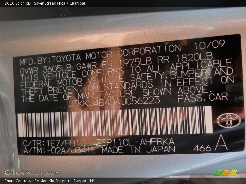 Silver Streak Mica / Charcoal 2010 Scion xD