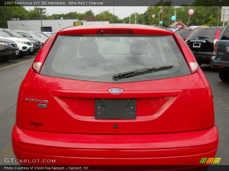 Infra-Red / Charcoal 2007 Ford Focus ZX5 SES Hatchback