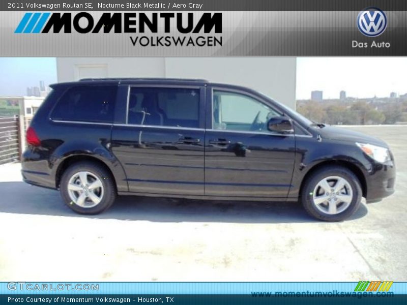 Nocturne Black Metallic / Aero Gray 2011 Volkswagen Routan SE