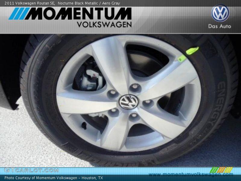 Nocturne Black Metallic / Aero Gray 2011 Volkswagen Routan SE