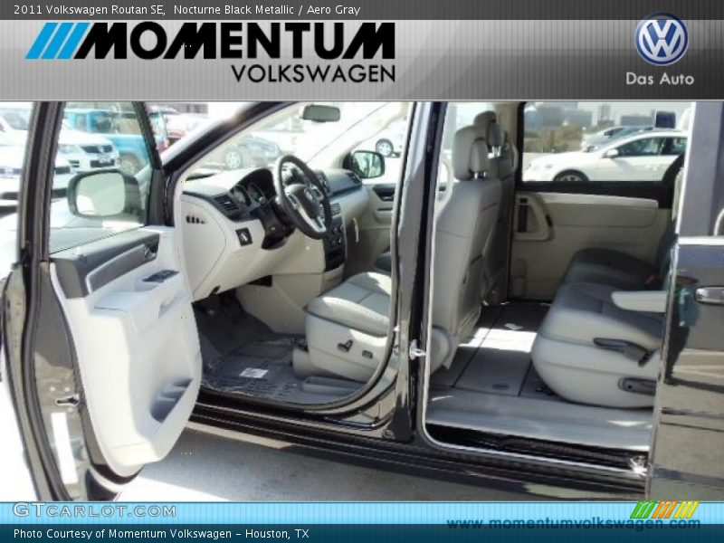 Nocturne Black Metallic / Aero Gray 2011 Volkswagen Routan SE