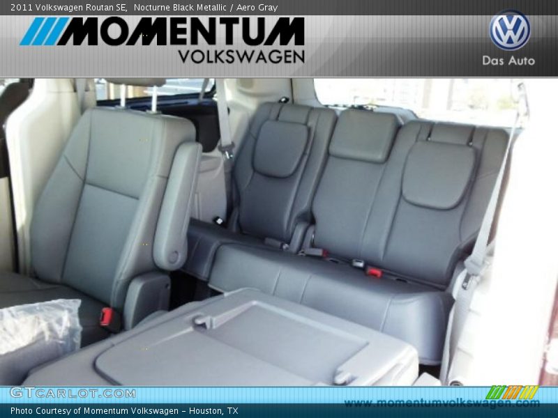 Nocturne Black Metallic / Aero Gray 2011 Volkswagen Routan SE