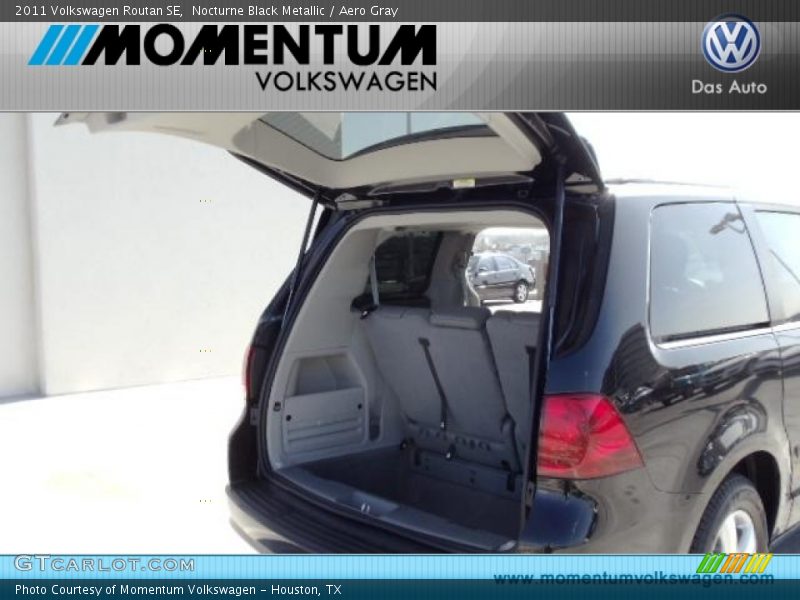 Nocturne Black Metallic / Aero Gray 2011 Volkswagen Routan SE