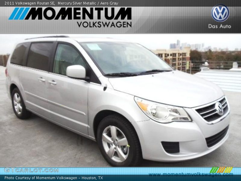 Mercury Silver Metallic / Aero Gray 2011 Volkswagen Routan SE
