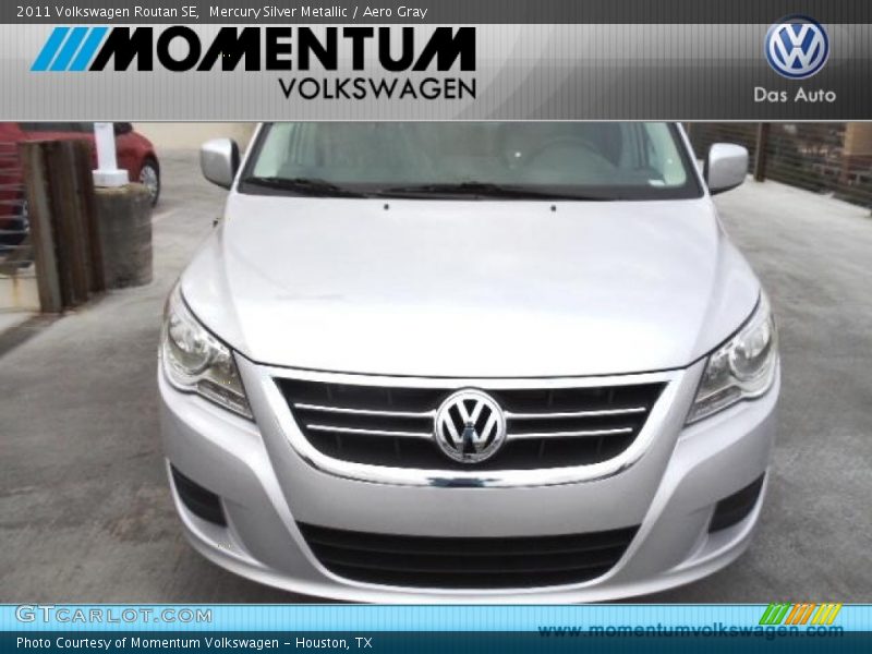 Mercury Silver Metallic / Aero Gray 2011 Volkswagen Routan SE