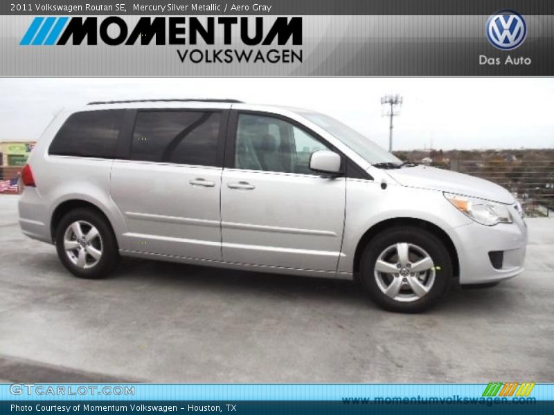 Mercury Silver Metallic / Aero Gray 2011 Volkswagen Routan SE