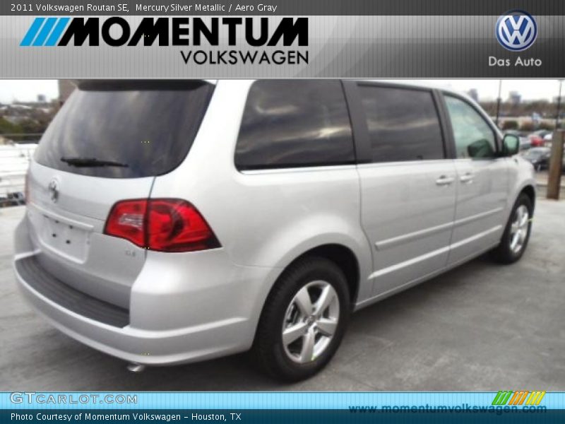 Mercury Silver Metallic / Aero Gray 2011 Volkswagen Routan SE