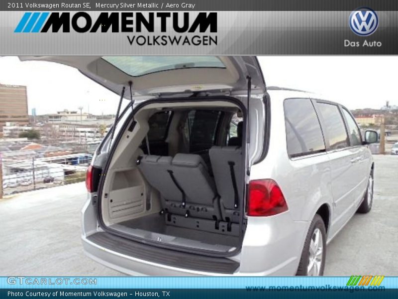 Mercury Silver Metallic / Aero Gray 2011 Volkswagen Routan SE