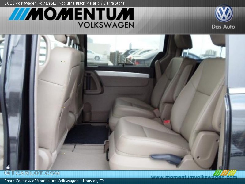Nocturne Black Metallic / Sierra Stone 2011 Volkswagen Routan SE