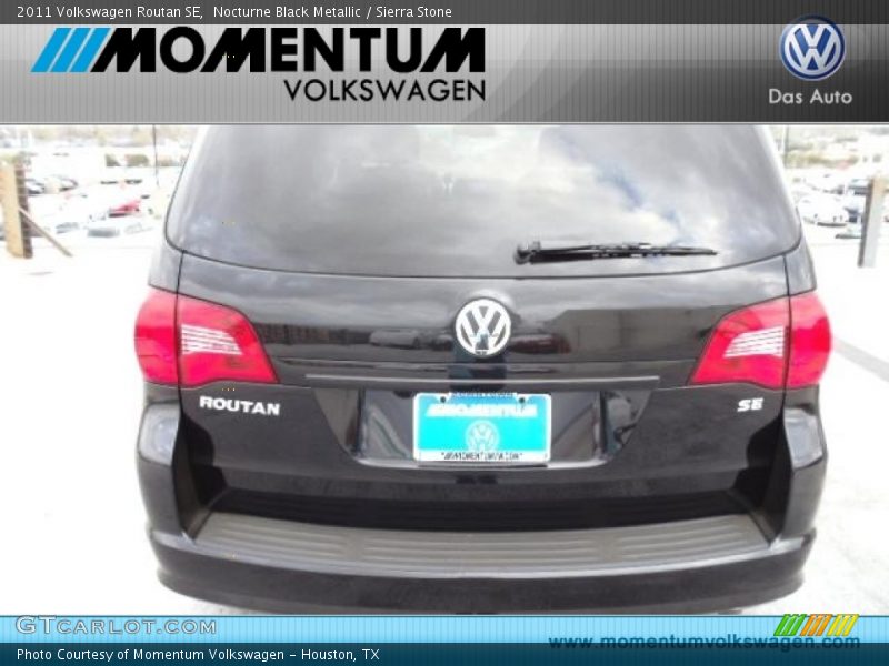 Nocturne Black Metallic / Sierra Stone 2011 Volkswagen Routan SE