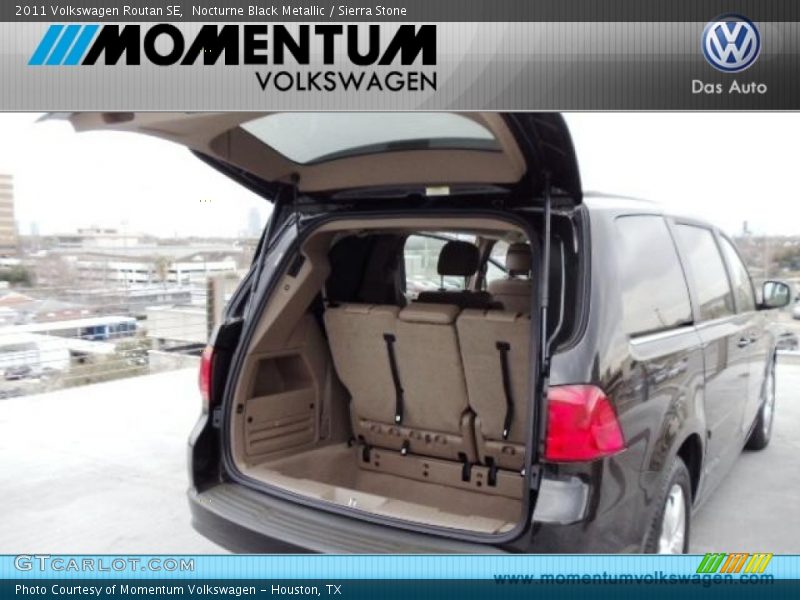 Nocturne Black Metallic / Sierra Stone 2011 Volkswagen Routan SE