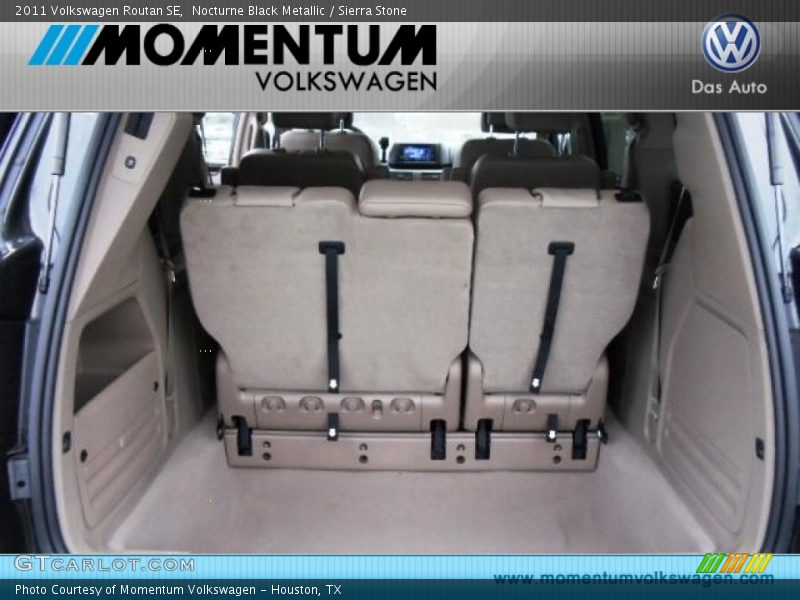 Nocturne Black Metallic / Sierra Stone 2011 Volkswagen Routan SE
