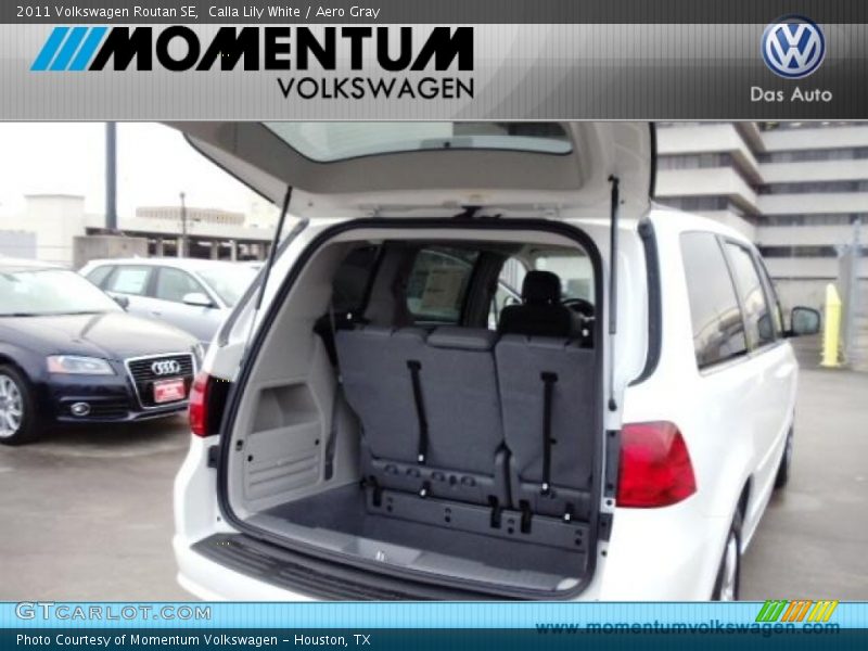 Calla Lily White / Aero Gray 2011 Volkswagen Routan SE